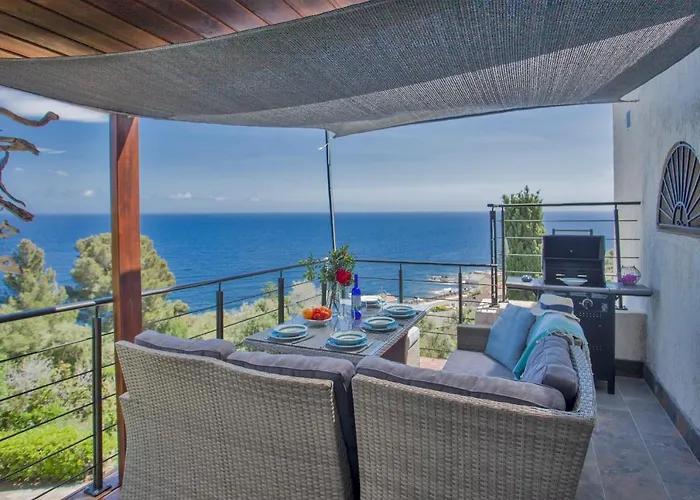 Nova * Santa-Maria-di-Lota