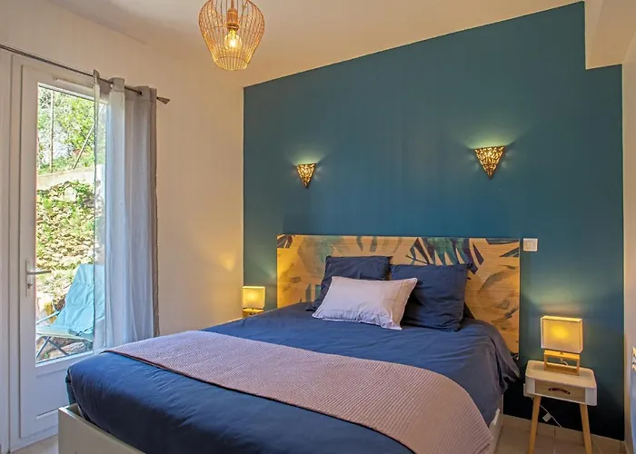 Nova * Santa-Maria-di-Lota